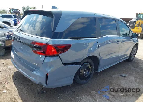 2025 Honda Odyssey Touring z USA, uszkodzony, nr VIN 5FNRL6H82SB002011